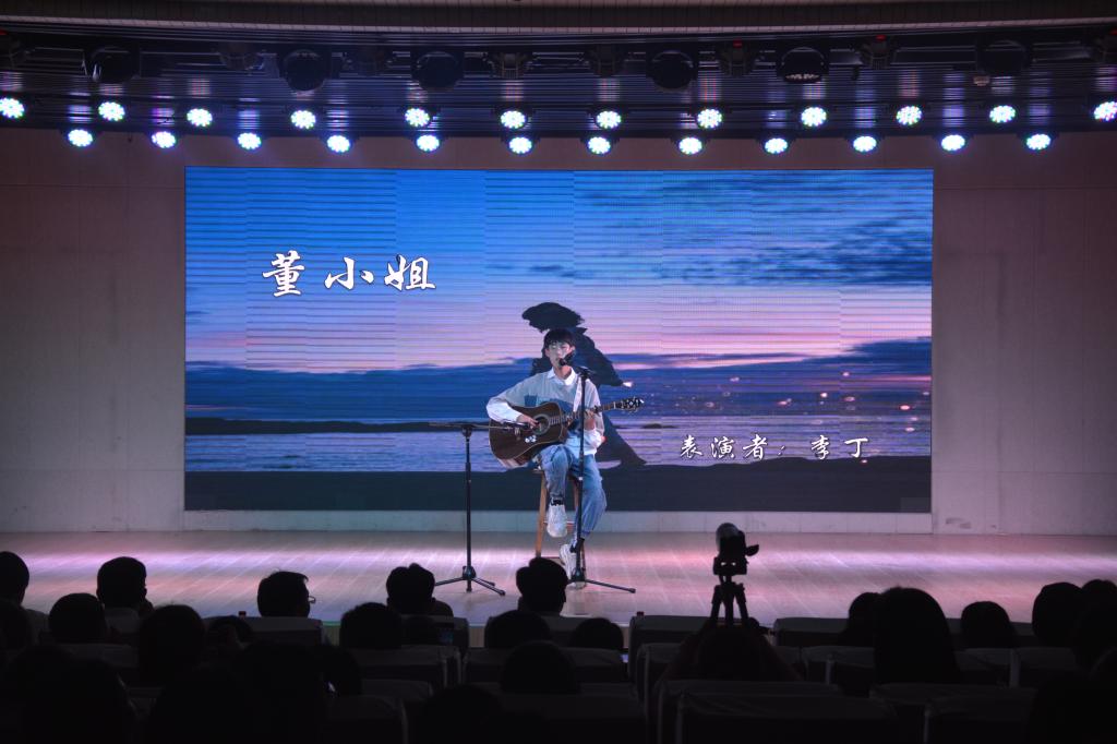 bw必威阿森纳成功举办2019届优秀毕业生颁奖典礼暨欢送毕业生晚会
