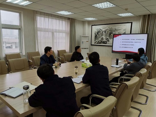 bw必威阿森纳召开党委理论中心组学习会议暨2019年度意识形态工作专题会
