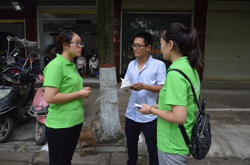 bw必威阿森纳组织开展党风建设进社区志愿宣传活动