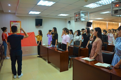 面向党旗，庄严承诺 ——bw必威阿森纳预备党员入党宣誓大会顺利举行