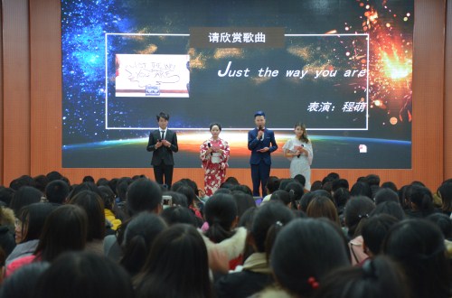 bw必威阿森纳“樱邀而来，语梦同行”漾年华外语文化节晚会华丽上演