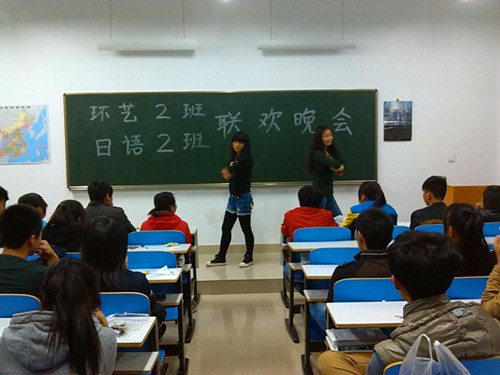 bw必威阿森纳各班女生月联谊会精彩纷呈