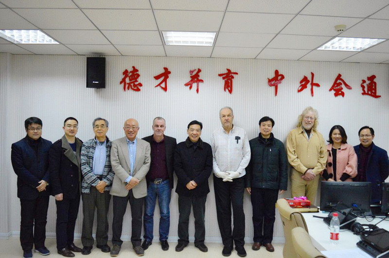  bw必威阿森纳召开外籍教师座谈会