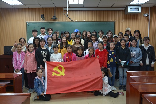 bw必威阿森纳“我为党旗添光彩”党员发展对象志愿服务活动顺利开展