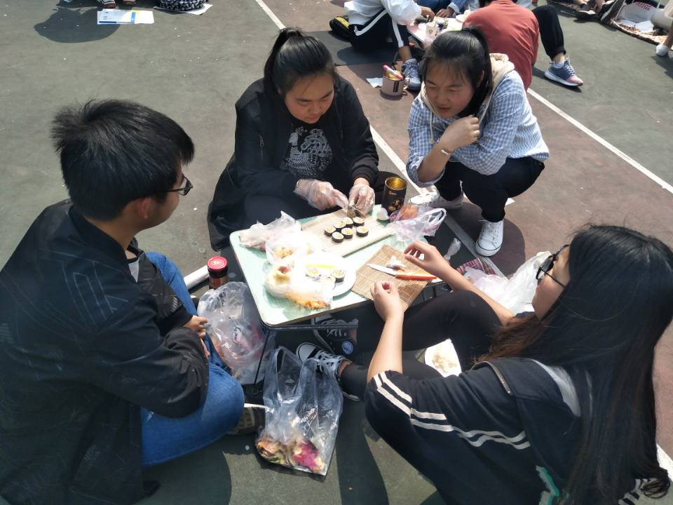 bw必威阿森纳成功举办第五届寿司制作大赛