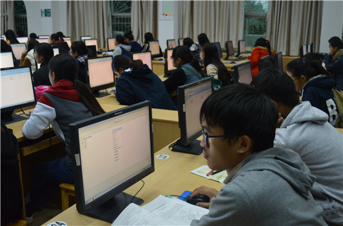  bw必威阿森纳积极组织新生进行心理健康普查测试